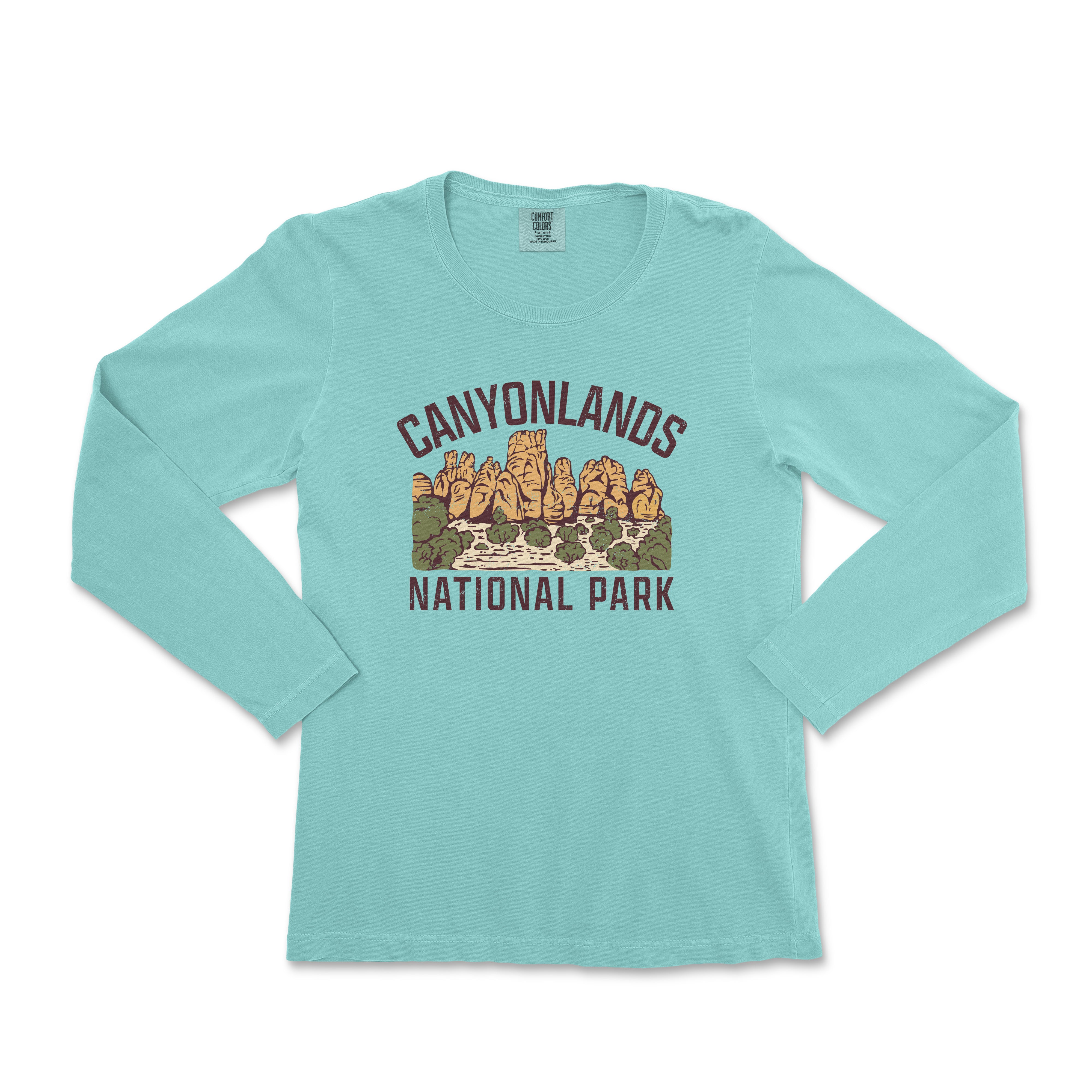 a women's long - sleeved shirt with the words canyonlands national park