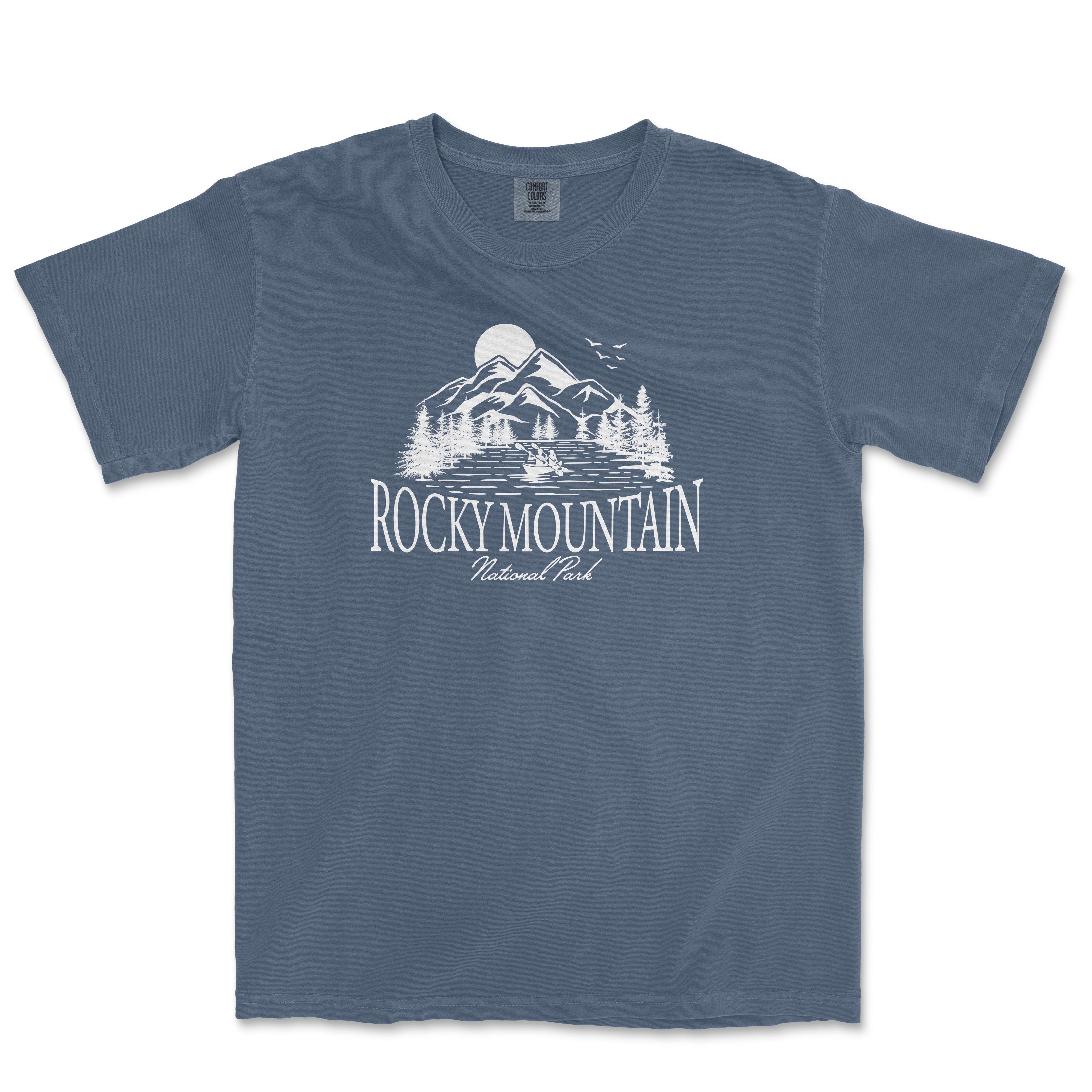 a blue t - shirt with the rocky mountain logo on it