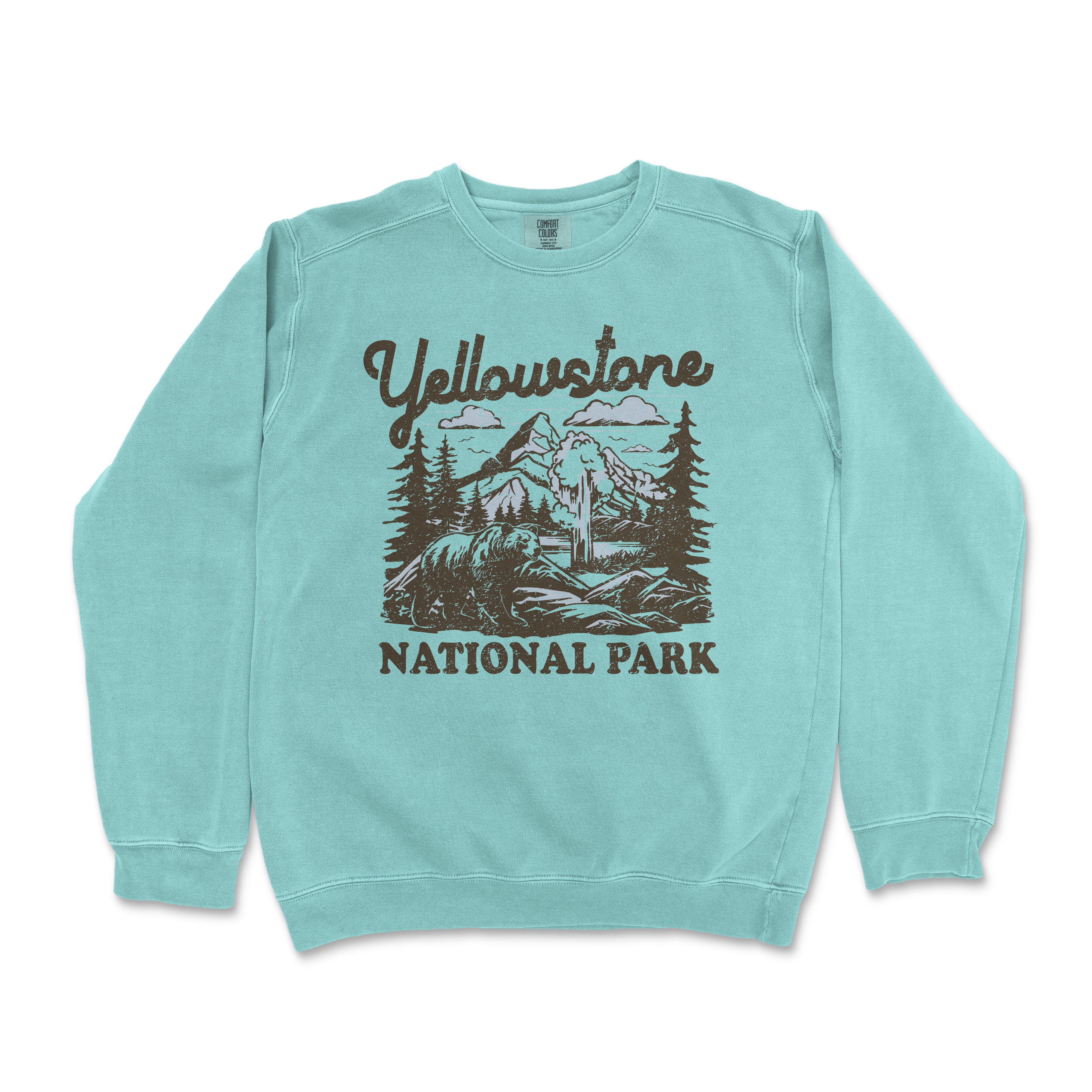 a sweatshirt with the yellowstone national park on it